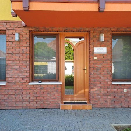 Rozmaring Apartmanok 귤러 외부 사진