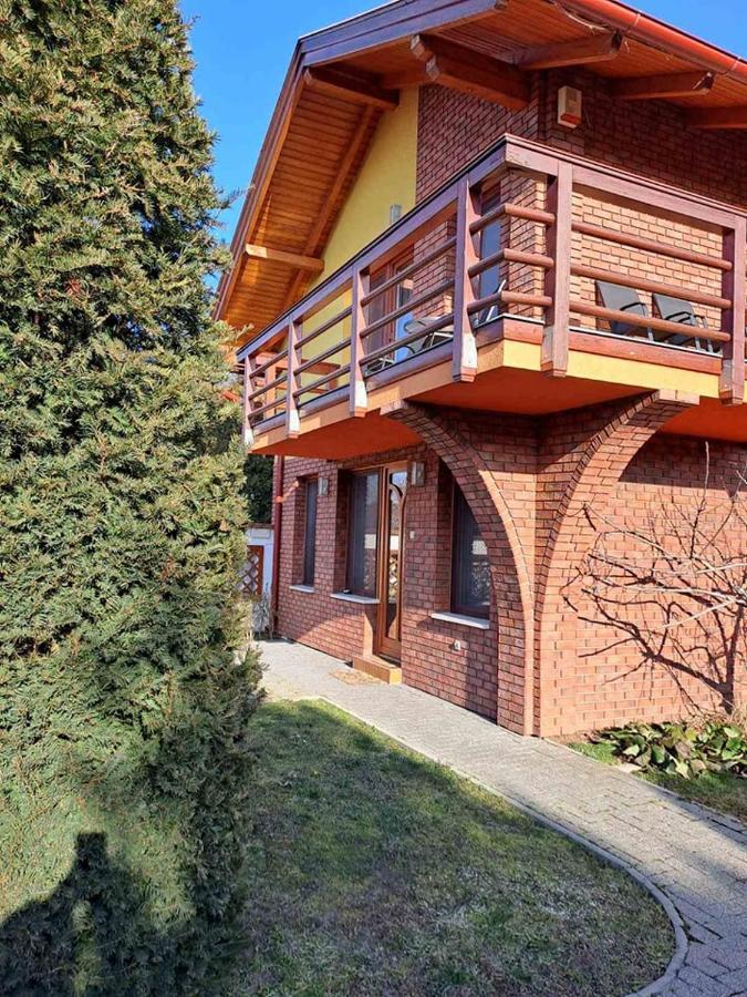 Rozmaring Apartmanok 귤러 외부 사진