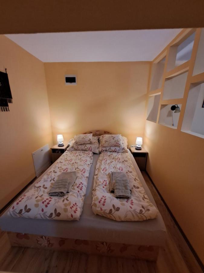 Rozmaring Apartmanok 귤러 외부 사진