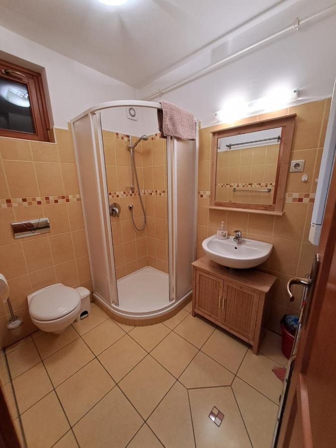 Rozmaring Apartmanok 귤러 외부 사진