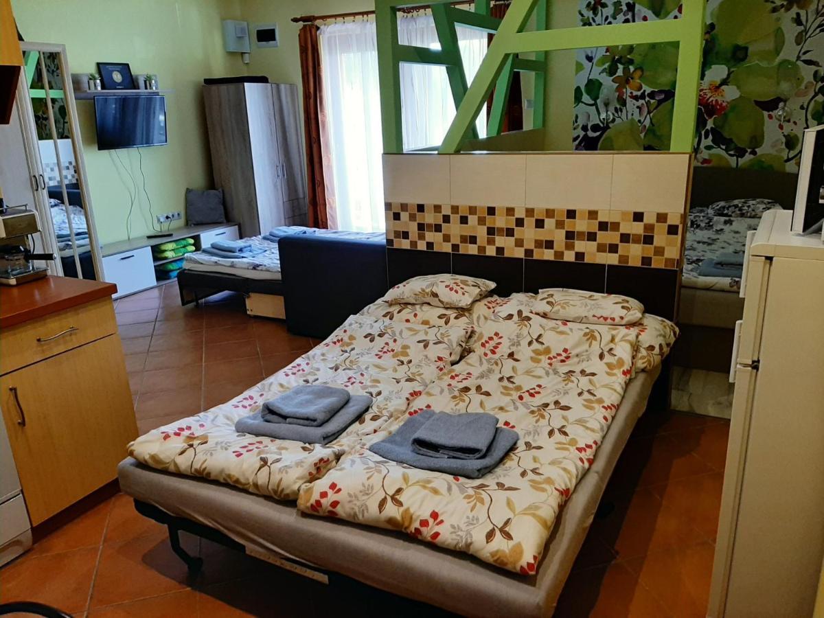 Rozmaring Apartmanok 귤러 외부 사진